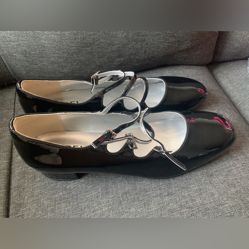Cute Mary Janes 🖤